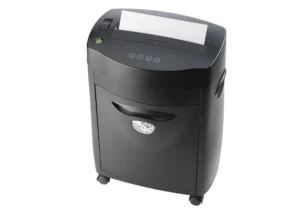 Compra la Trituradora Royal 85X en ViveRoyal. Corte cruzado de seguridad (10 hojas), destruye tarjetas de crédito y grapas. ¡Con ruedas y cesto fácil de vaciar!