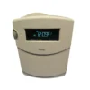 Reloj checador electrónico Royal TimeMaster TC100 color beige claro con pantalla digital y sistema de carga superior para tarjetas de asistencia.