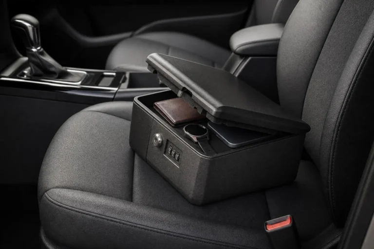 Caja de seguridad Royal LockerSafe para proteger objetos personales dentro del auto